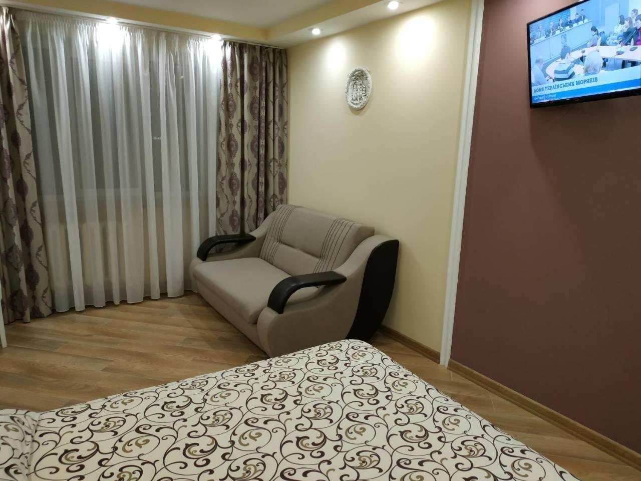 Apartments In The Center Maidan Rivne Exteriör bild
